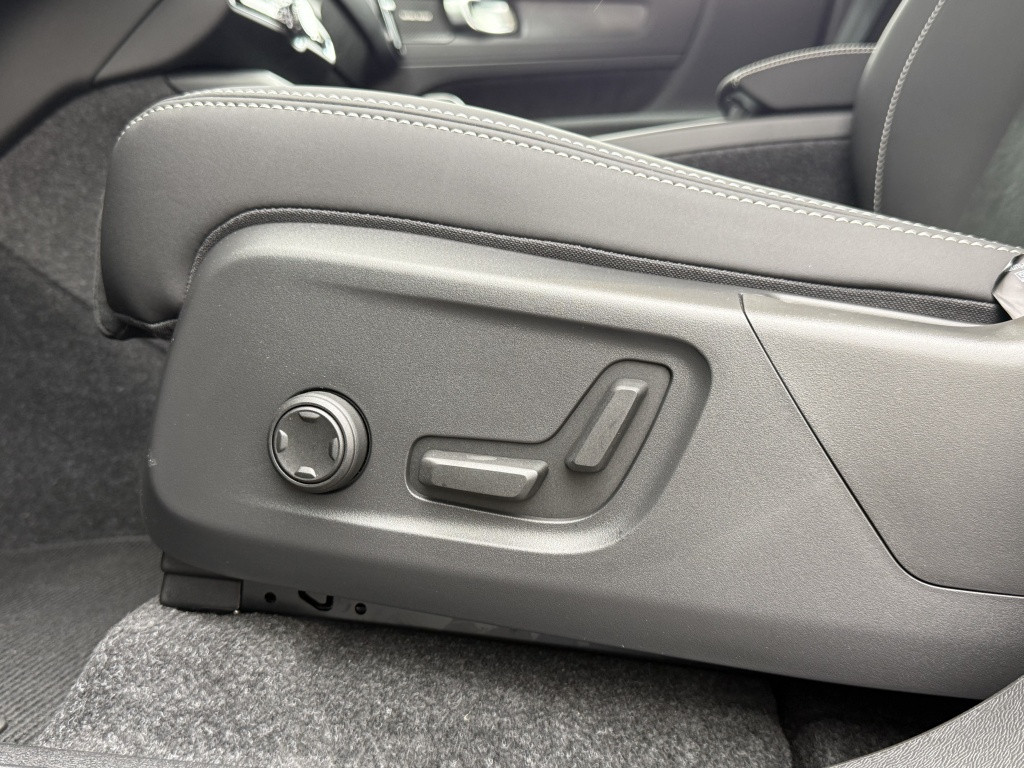 Volvo Ec40 extended range plus black edition