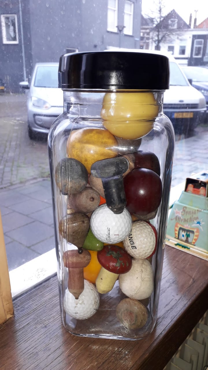 Tonnema snoeppot met tollen en ballen