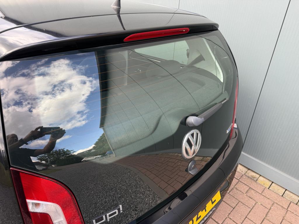 Volkswagen UP! 1.0 move up! blue motion 5-drs