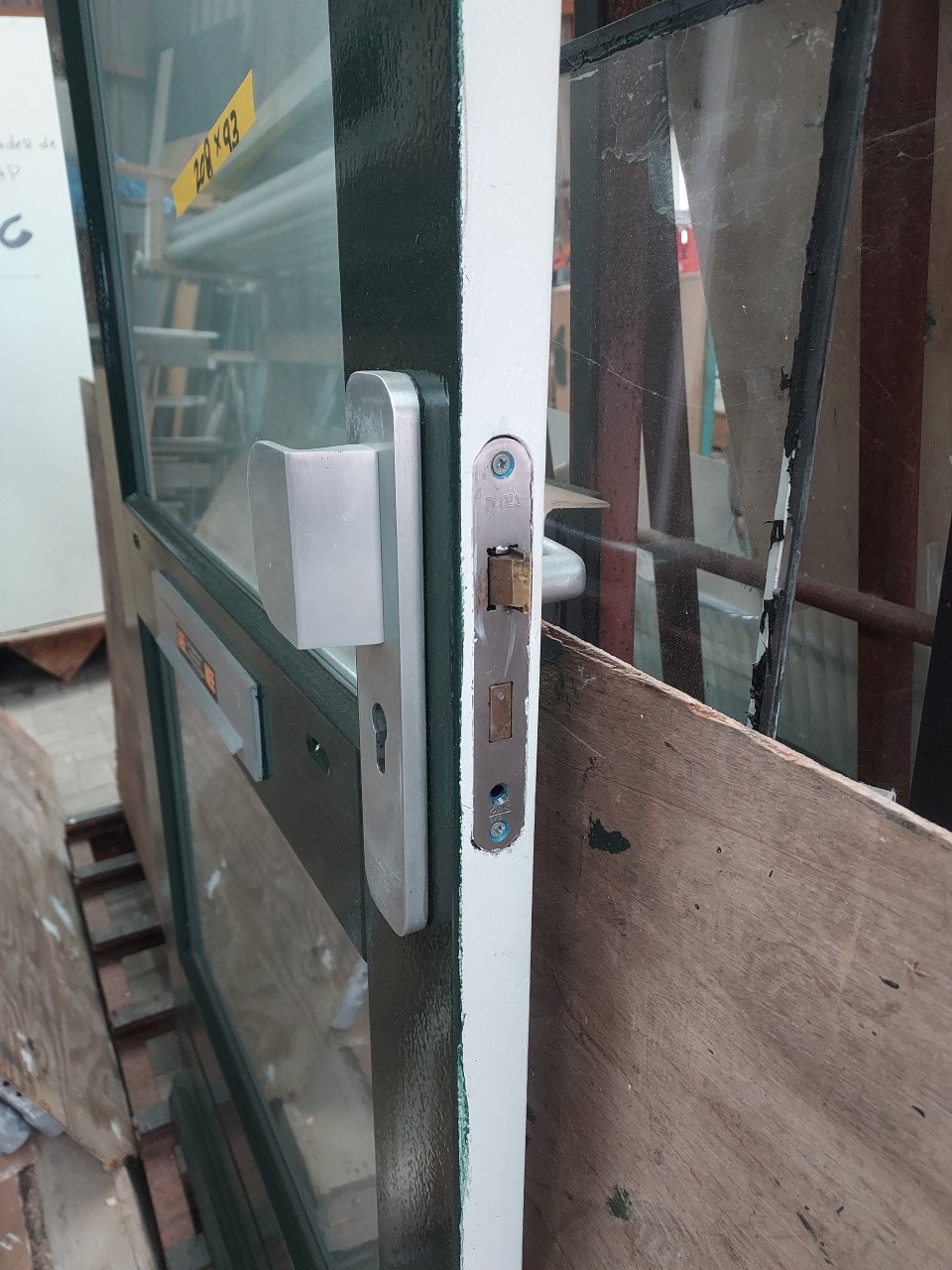 Hardhouten deur 93.0 x208.0met veiligheids beslag