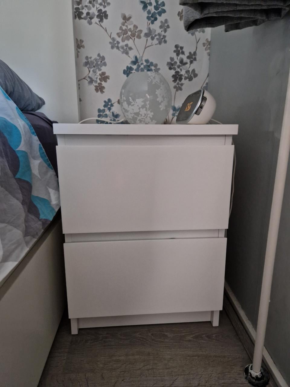 Bed & nachtkastjes Malm