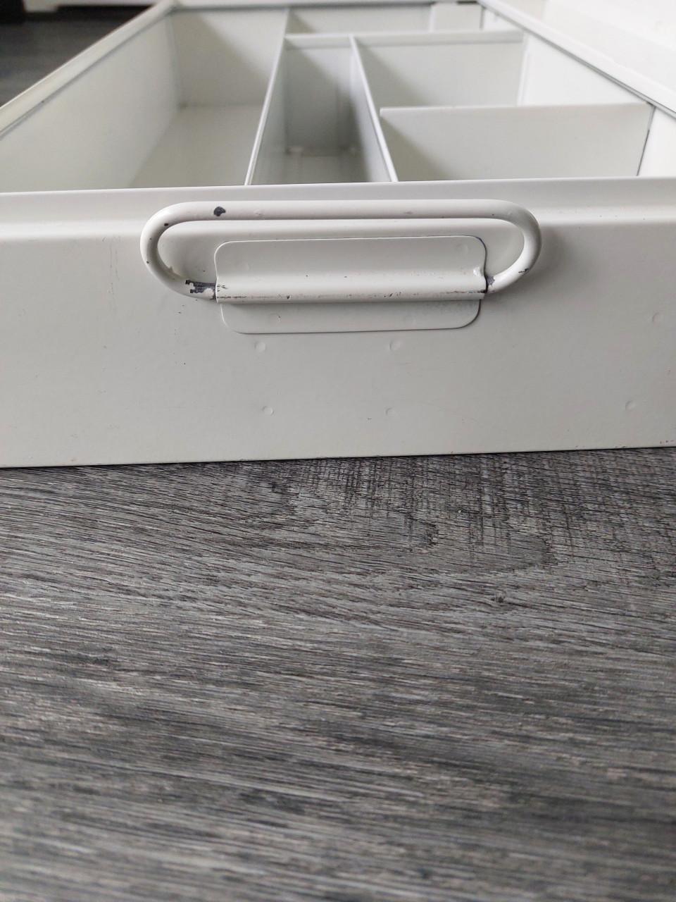 METALEN VERBANDTROMMEL.