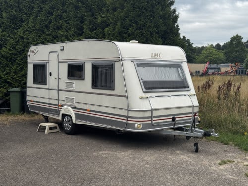 Top staat !!!! LMC 490 van 1998 met voortent en boiler