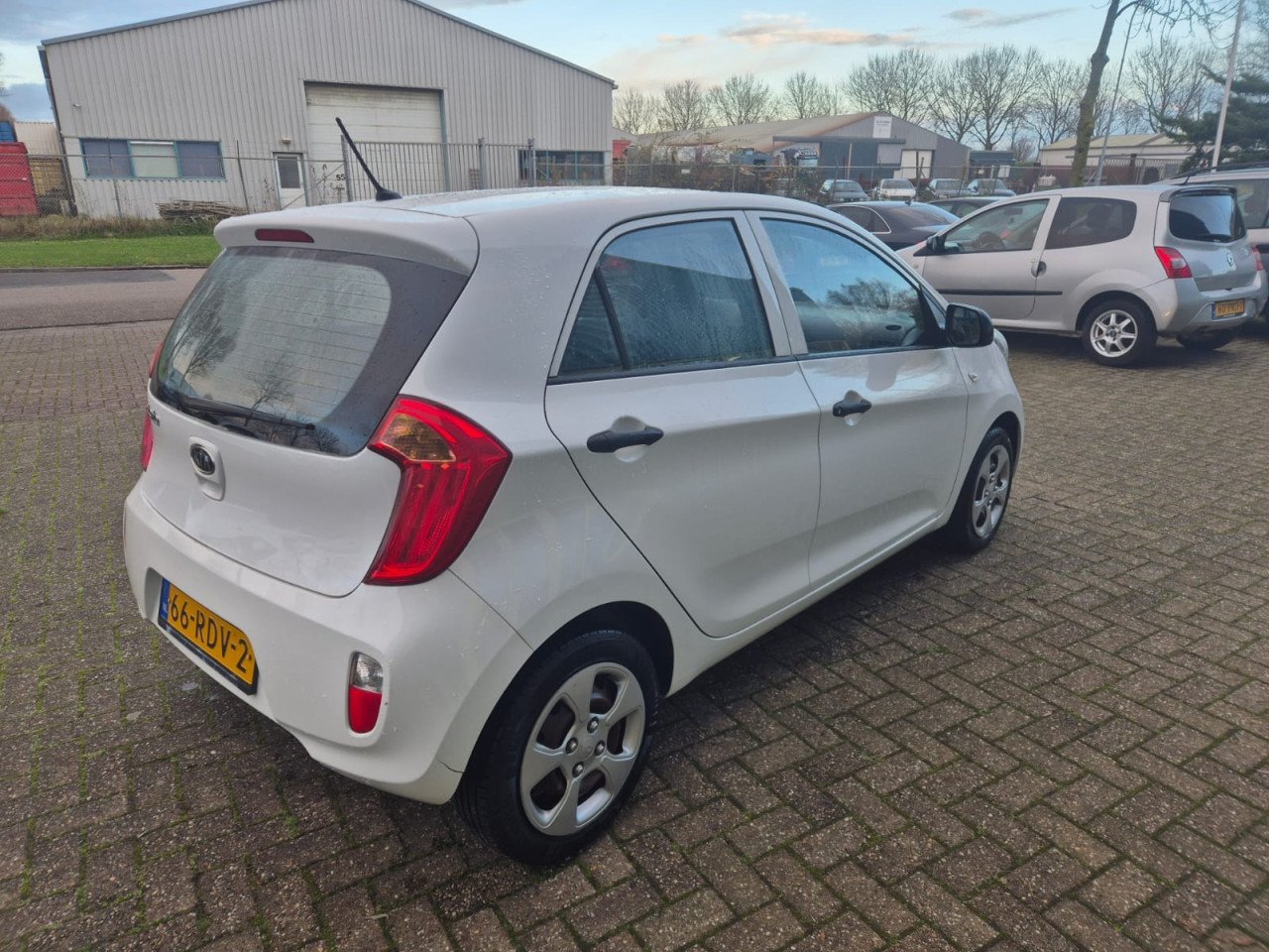 Kia PICANTO 1.2 CVVT Pack 3drs bj:2011 airco lm-velgen led i.z.g.st