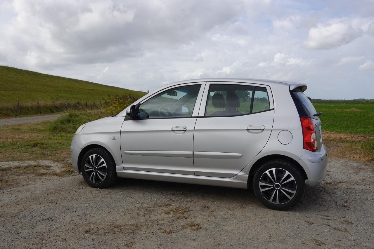 Kia Picanto 1.1 48 KW 2008 Grijs 5-deurs