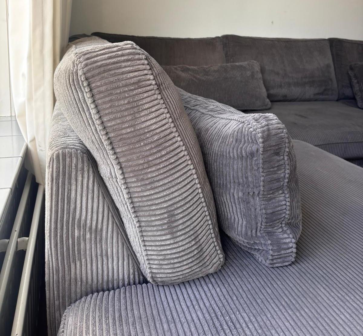 Grijze hoekbank 300 x 240 cm in goede staat