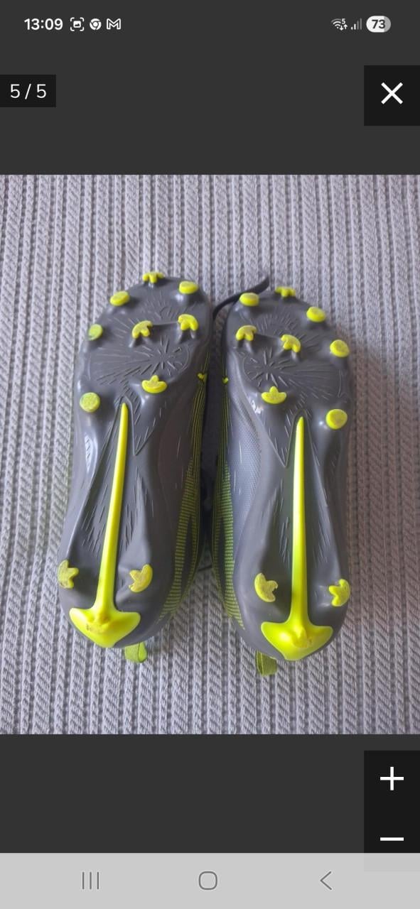 Voetbalschoenen maat 37.5