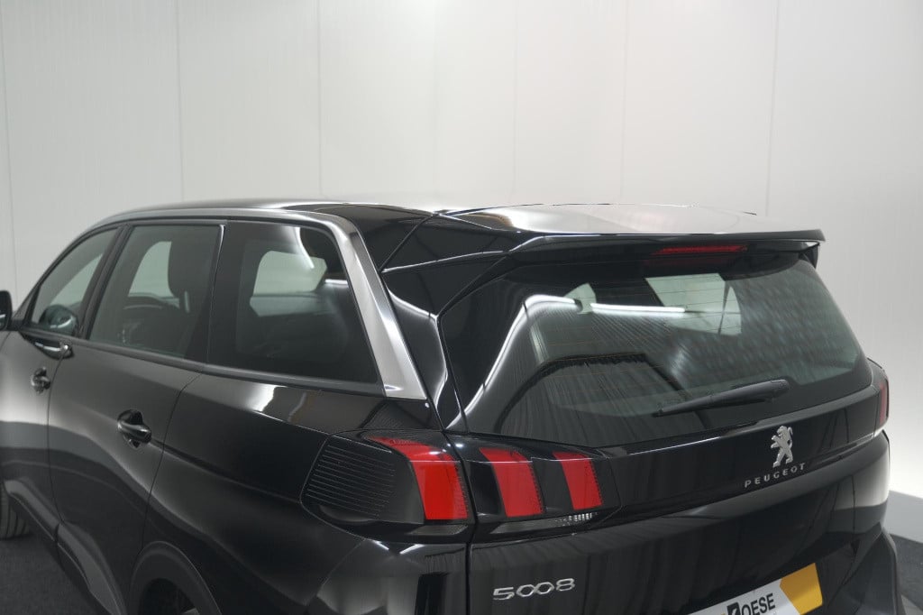 Peugeot 5008 puretech 130 eat8 active pack | 7 zitplaatsen | camera | navig