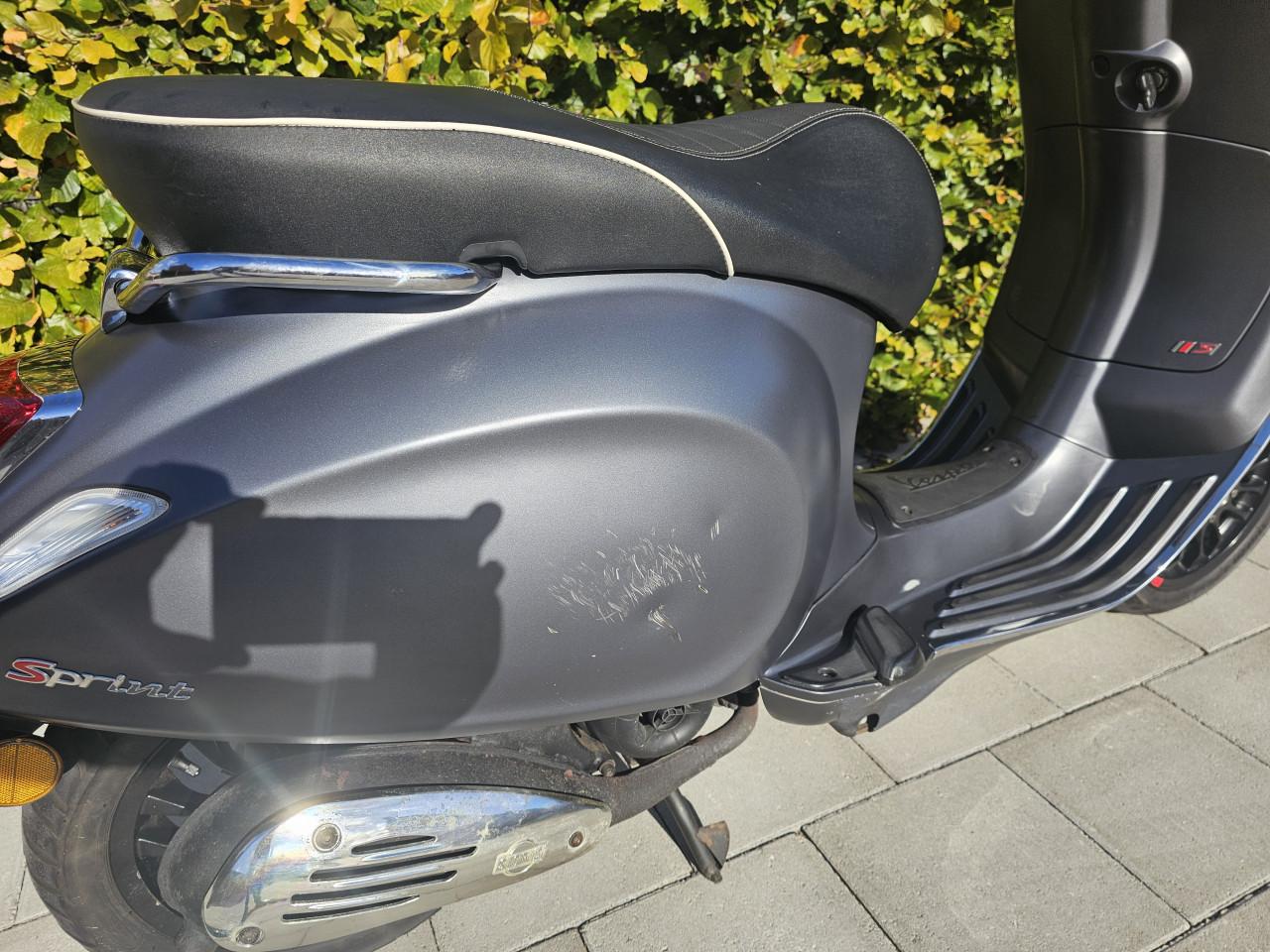 Zeldzame Vespa Sprint 2takt bj 2017 met maar 11000 km