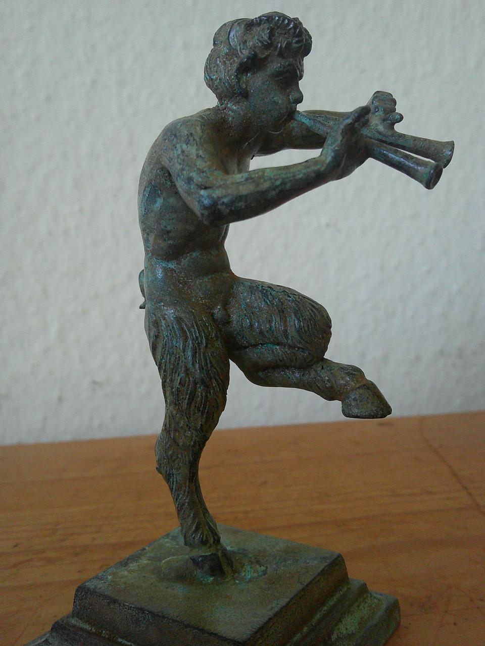 BRONZEN BEELDJE MYTHOLOGISCHE GOD PAN