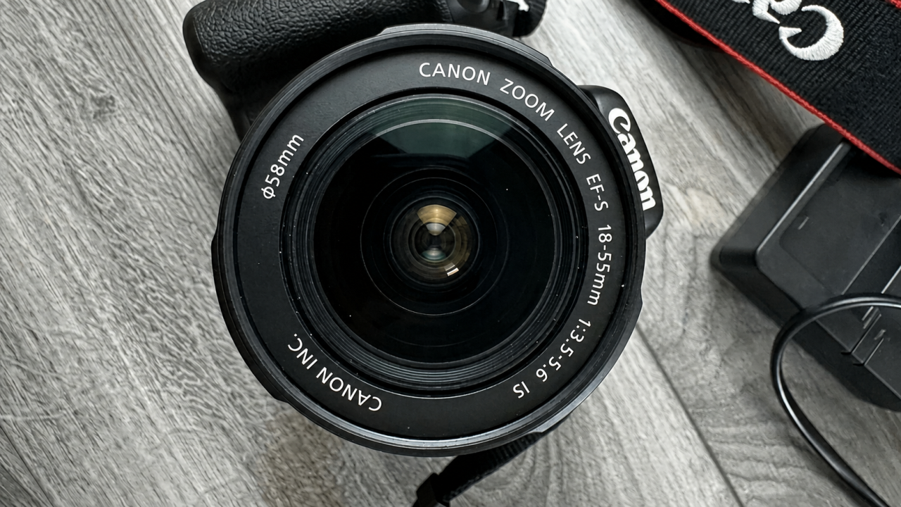 Canon EOS 550d DSLR camera met factuur
