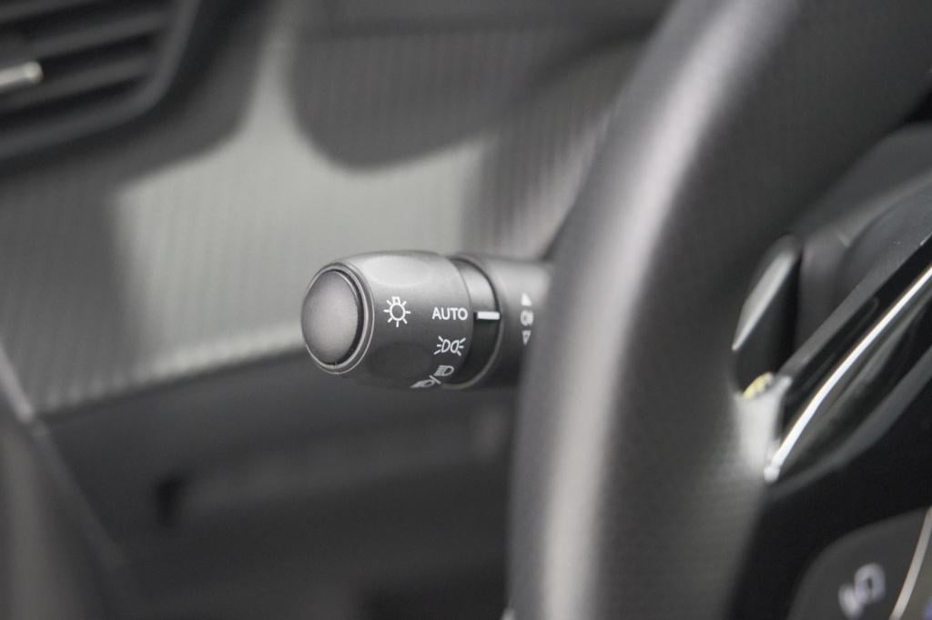 Peugeot 208 1.2 hybrid 145 e-dcs6 gt | alcantara pakket | camera | apple ca
