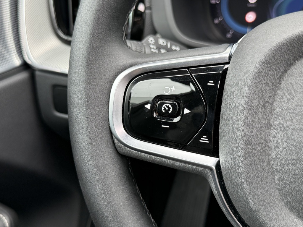 Volvo XC60 t6 398pk recharge black edition ultra dark full options !