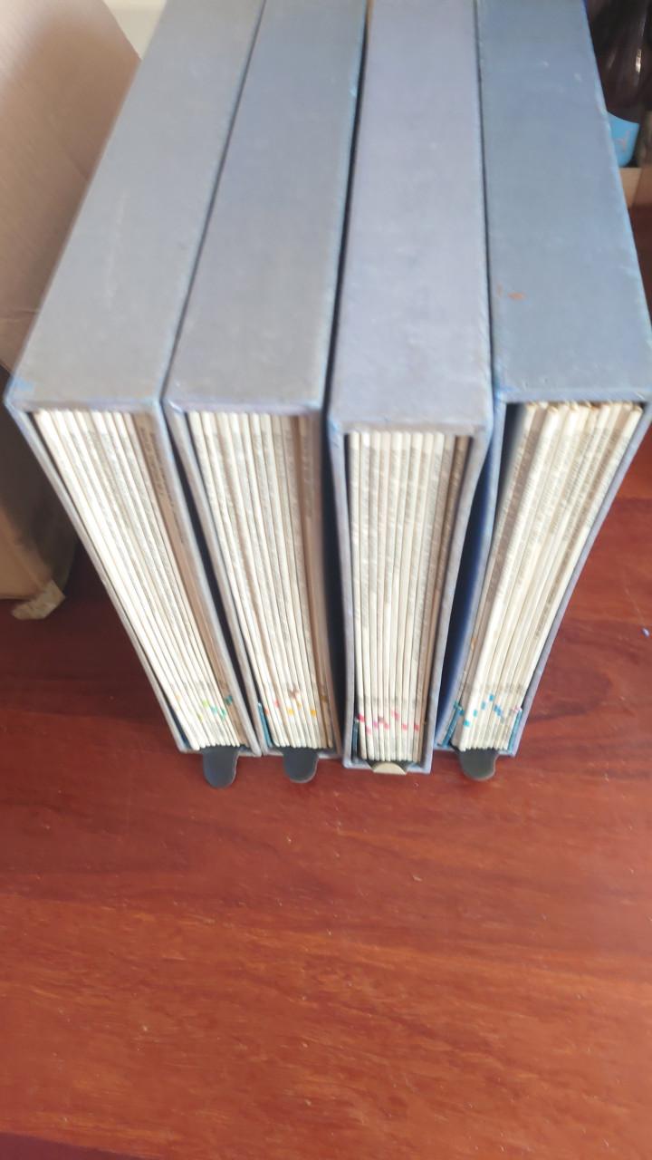 4 x Vinylbox  de Klassieken met in totaal 44 lp