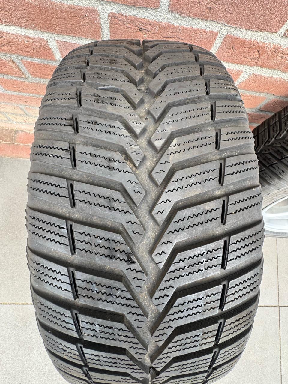 Volvo 16 inch winterbanden met velgen 4 stuks