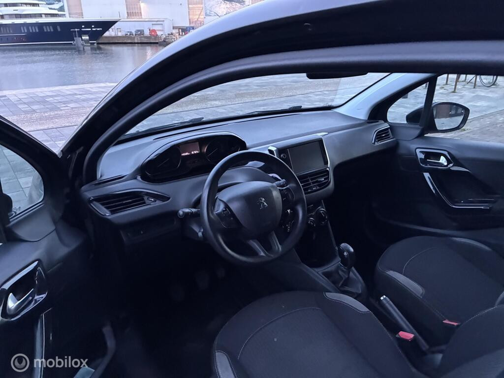 Peugeot 208, 1.2 PureTech Active km145.455 Nap Bj2015