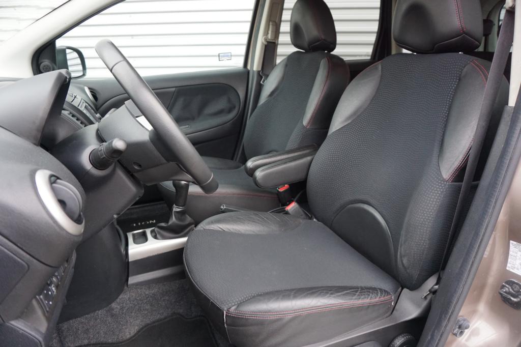 Nissan Note 1.6 tekna airco / navi / cruise / parkeersens. / trekhaak / eek