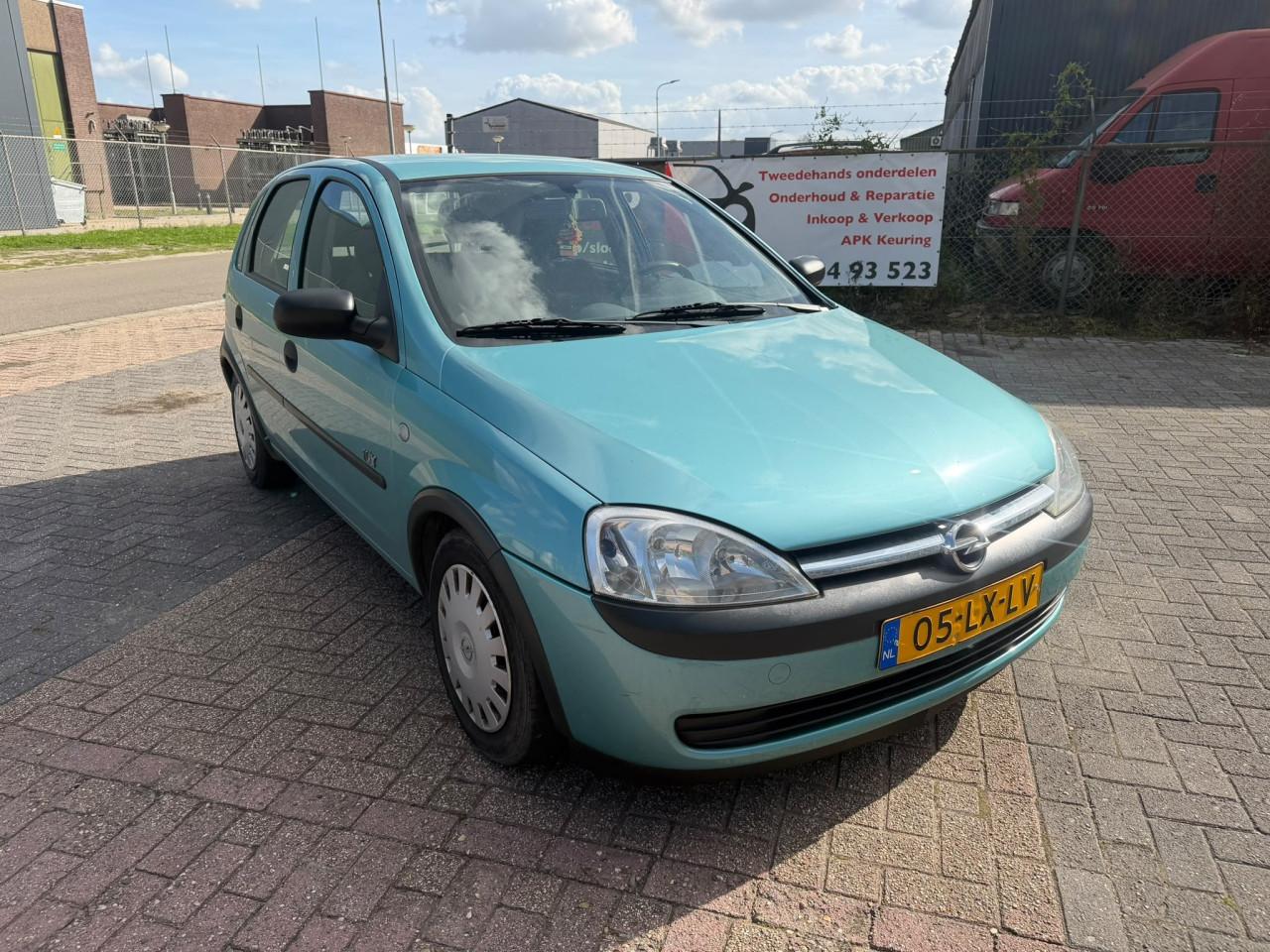 Opel corsa bj 2003  1100 euro