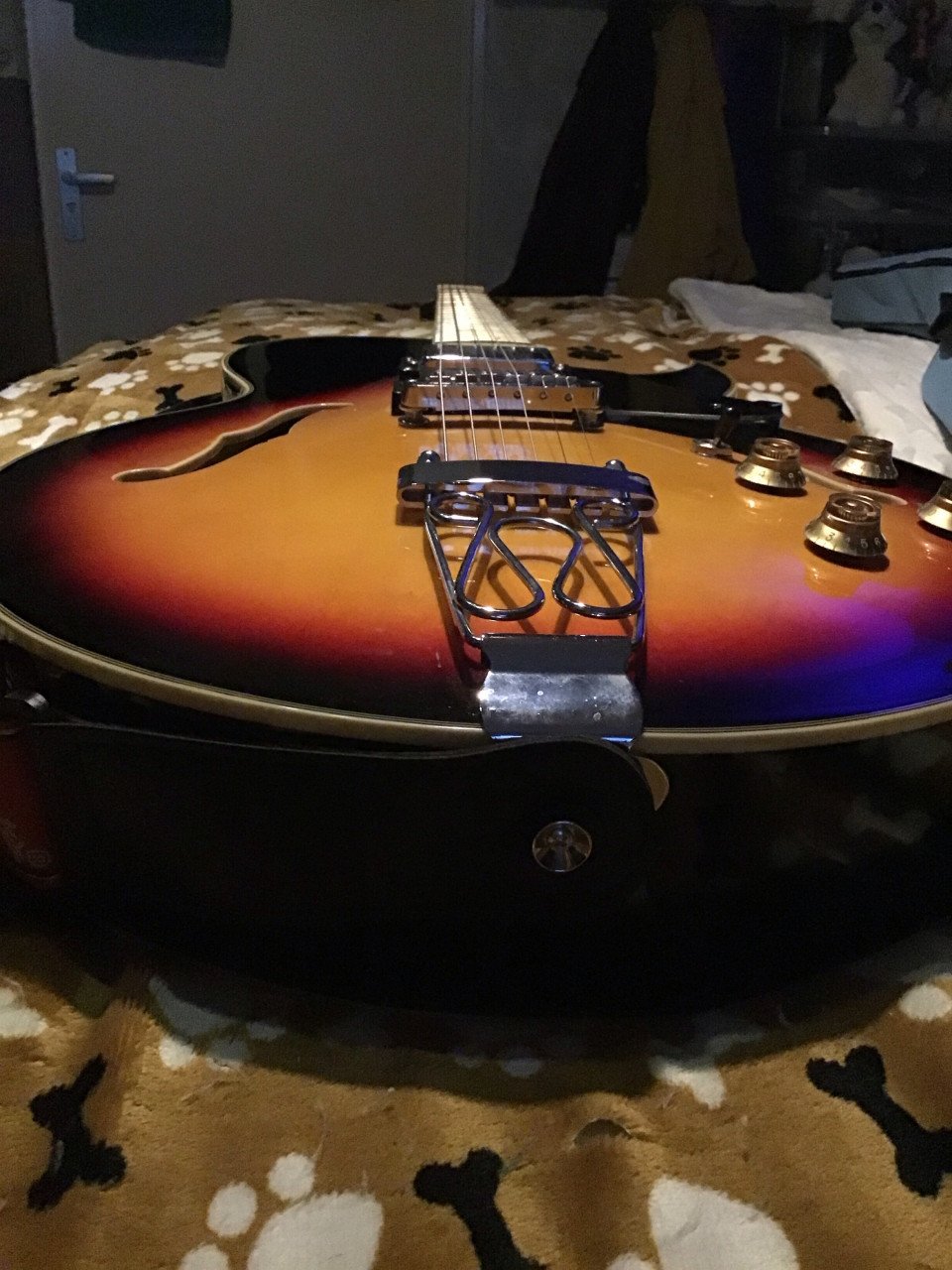 Cherrystone ES 225 T whit humbuckers (1957 style) += 22 jaar oud