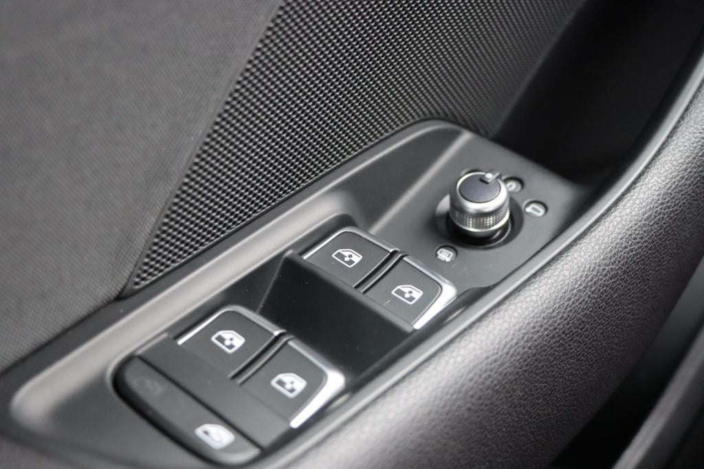 Audi A3 limousine 40 tfsi quattro advance sport 190pk s-tronic | trekhaak |