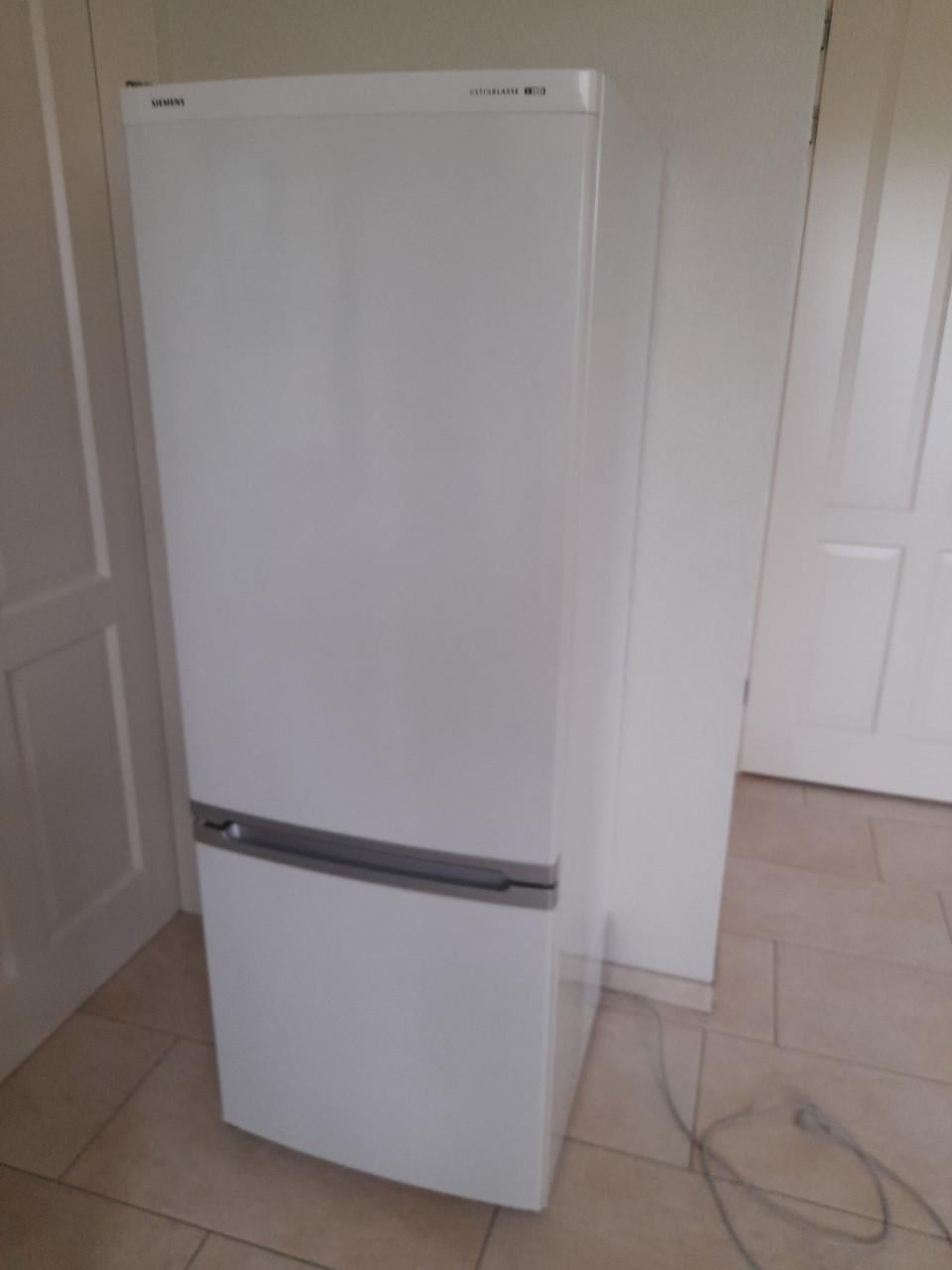 Siemens Koel-vries combinatie 60D x 55B x 155H (in goede staat)