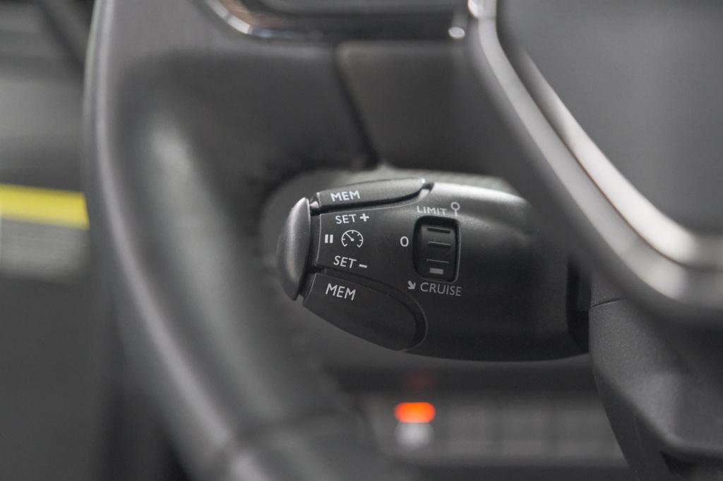 Peugeot 208 puretech 100 allure pack | parkeersensoren | apple carplay | st