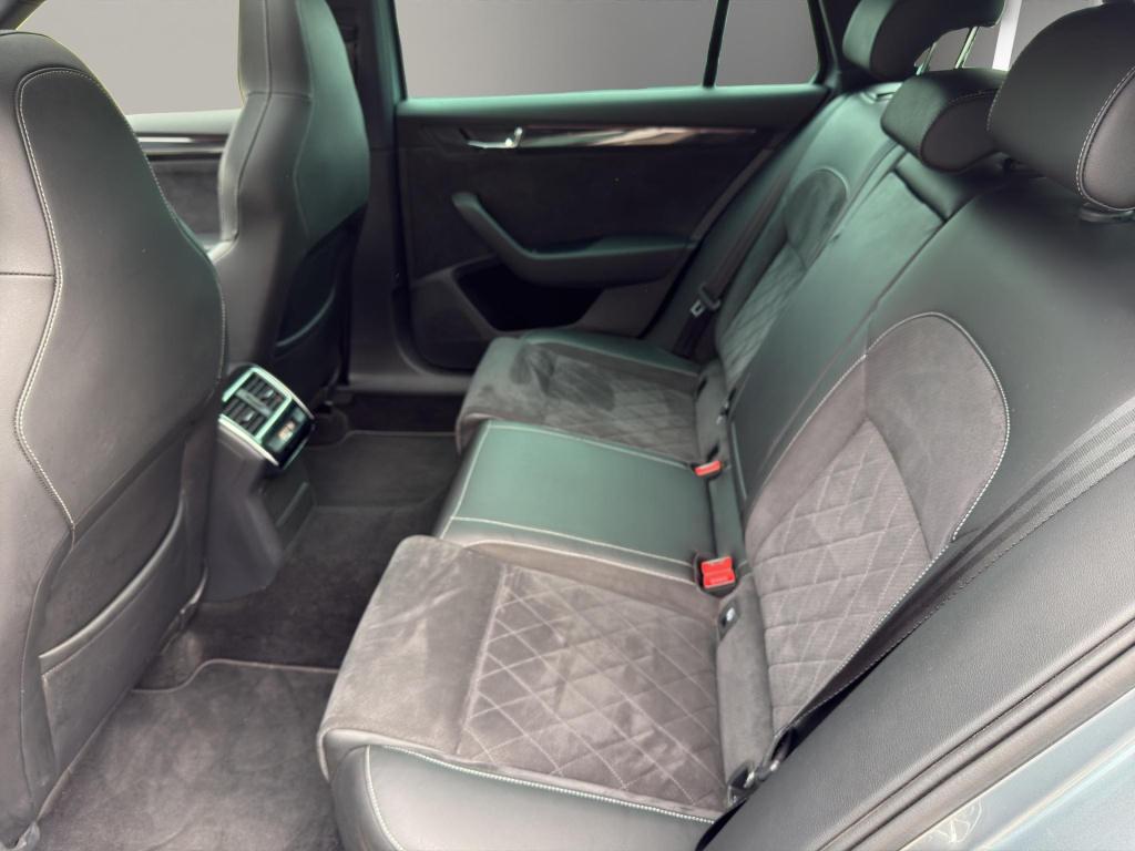 Skoda Superb 1.8 tsi sportline pano | camera | led | geheugen  | wegklap tr