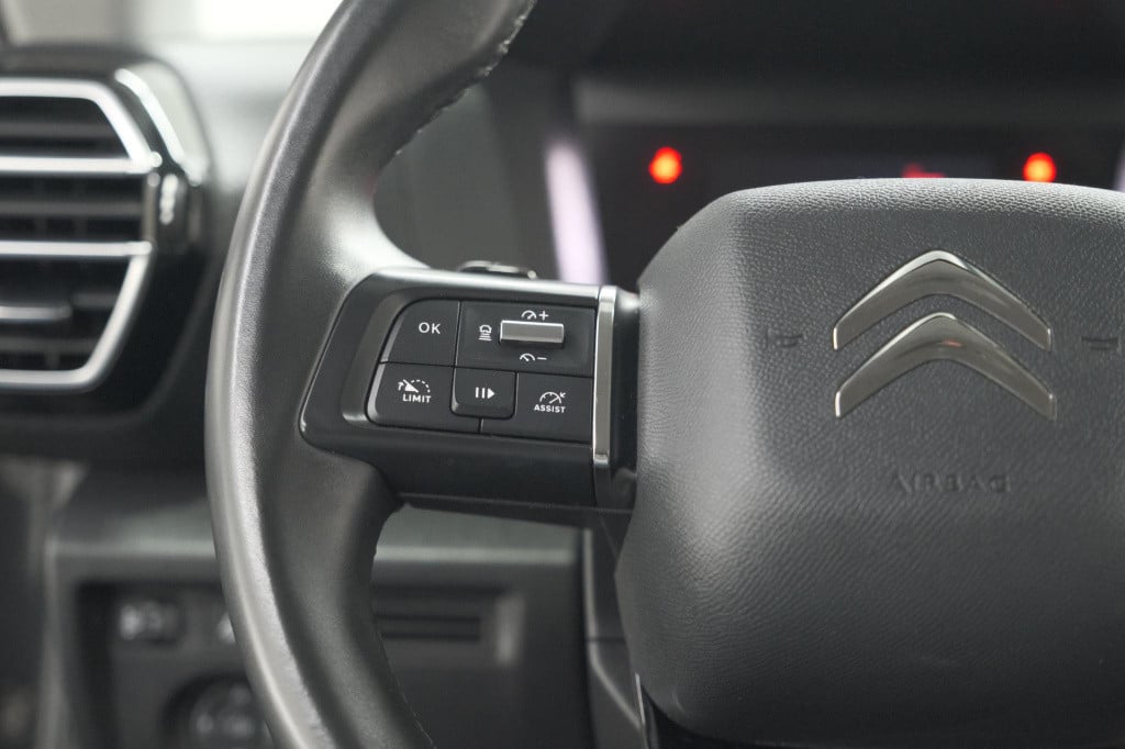 Citroen C4 puretech 131 eat6 shine | camera | head-up display | navigatie |