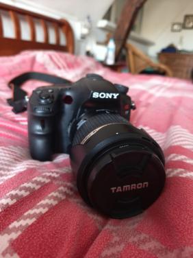 Te koop aangeboden Sony A77 Spiegelreflex Camera.