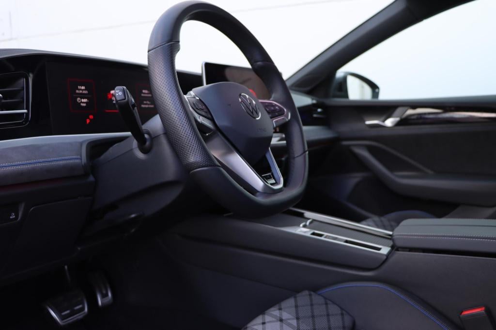 Volkswagen Passat variant 1.5 etsi r-line business dsg7 150pk ergo stoel | 