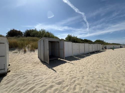 Strandhokje Vrouwenpolder te huur