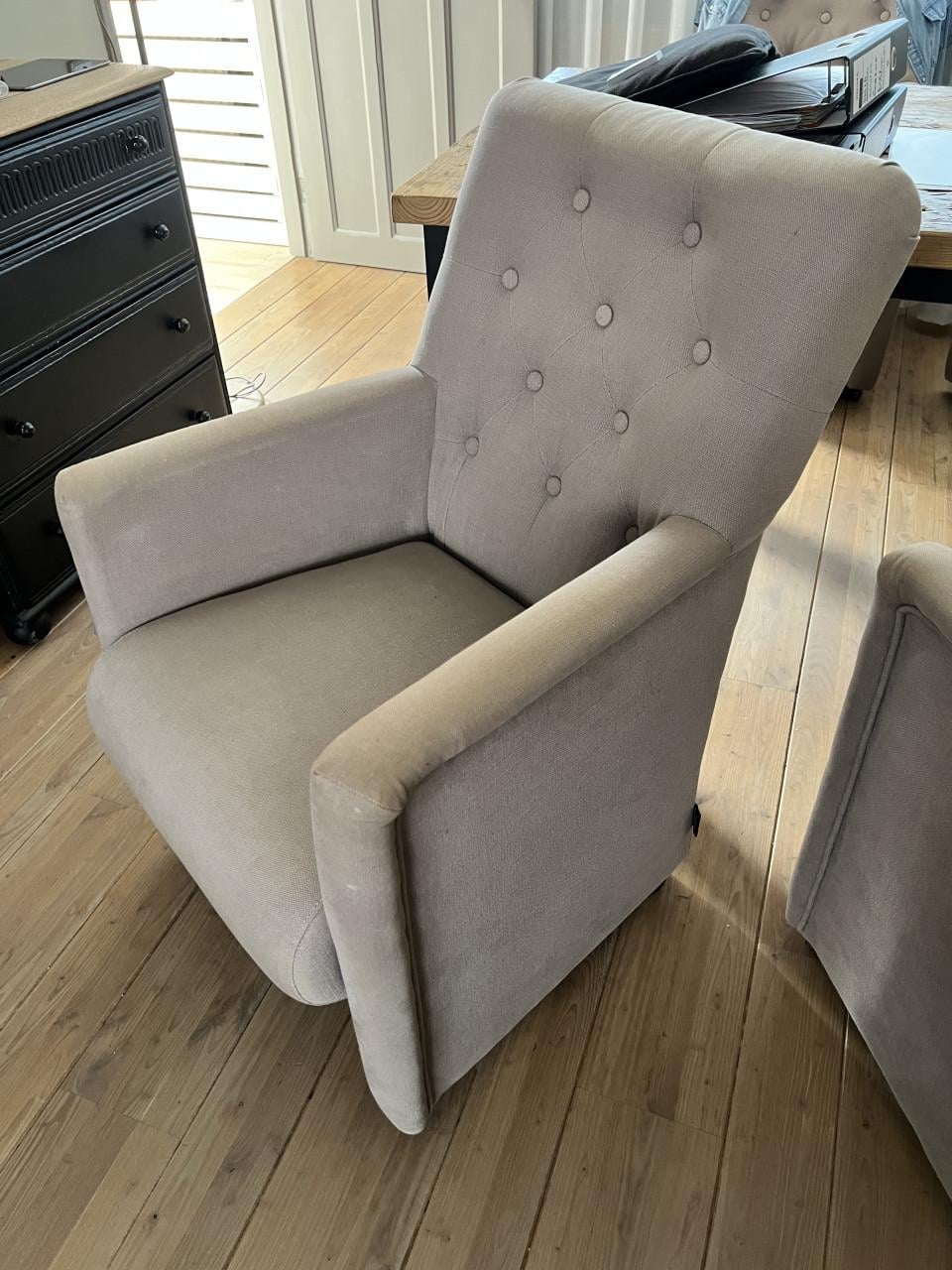 Eetkamerstoelen van Urban Sofa by Ira Ness