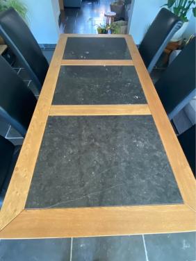 Eetkamer tafel + 6 lederen stoelen