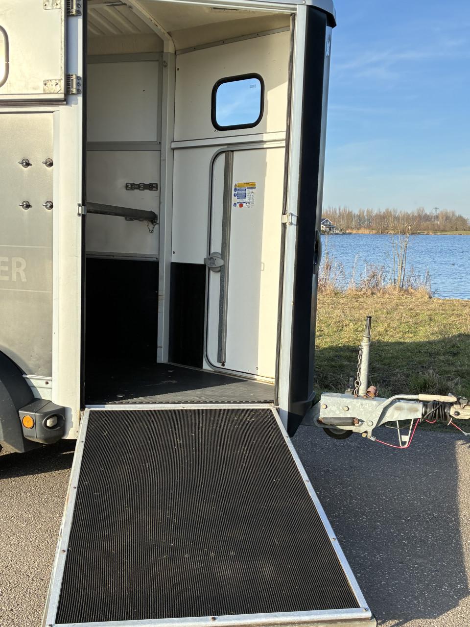 1,5 paards aluminium Ifor HB403 met voorlosklep (inruil mogelijk)