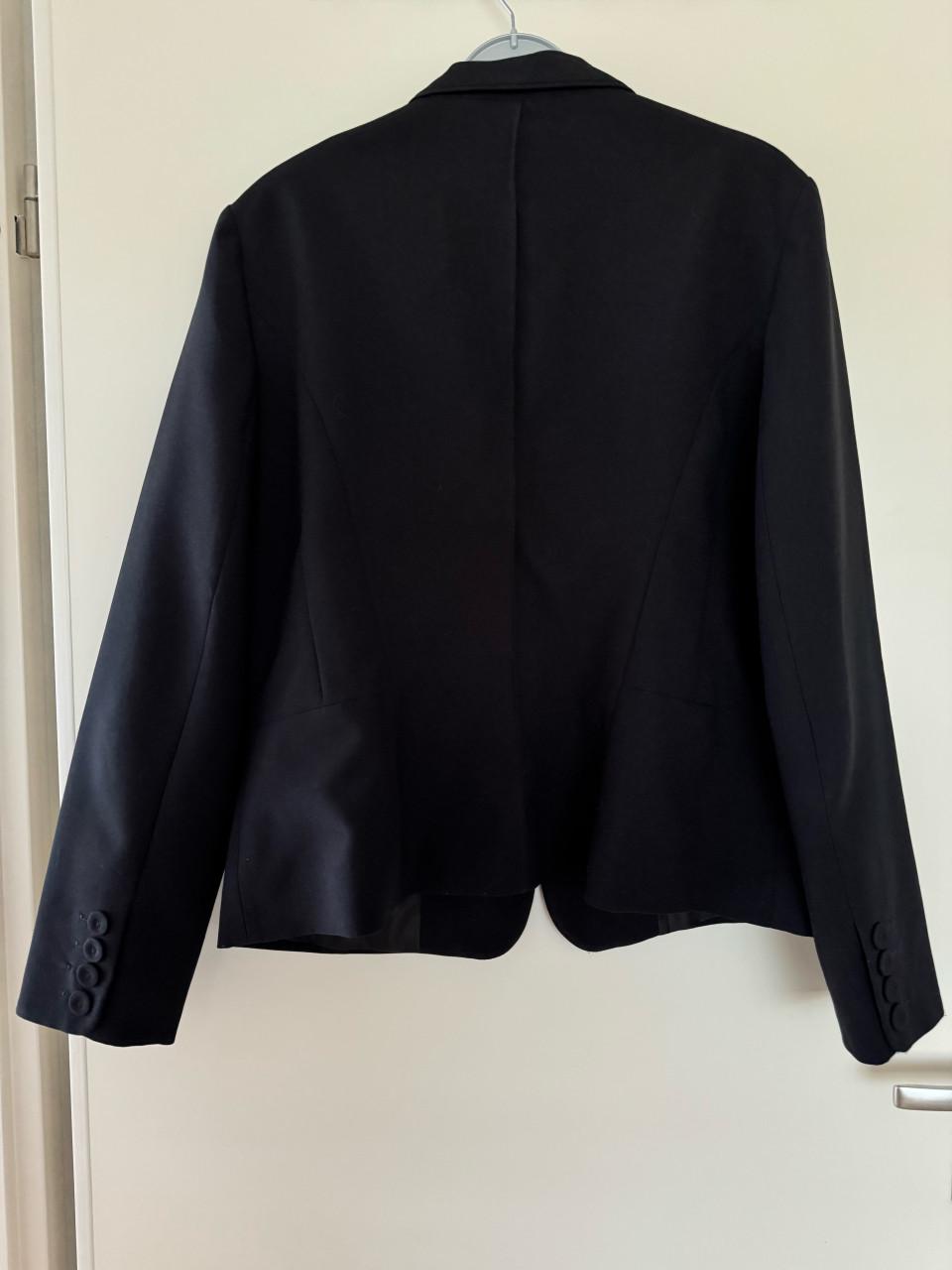 Zwarte, gevoerde damesblazer van Atmosphere in maat 44