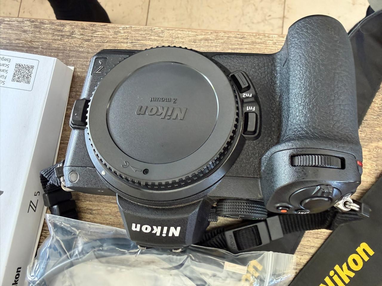 Nikon Z5 (Lage SC: 11k) zo goed als nieuw / garantie