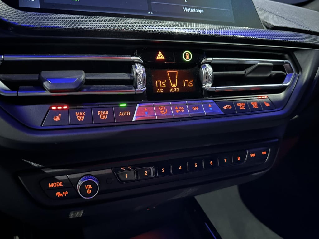BMW 1 Serie 118i m-sport *carplay*camera*
