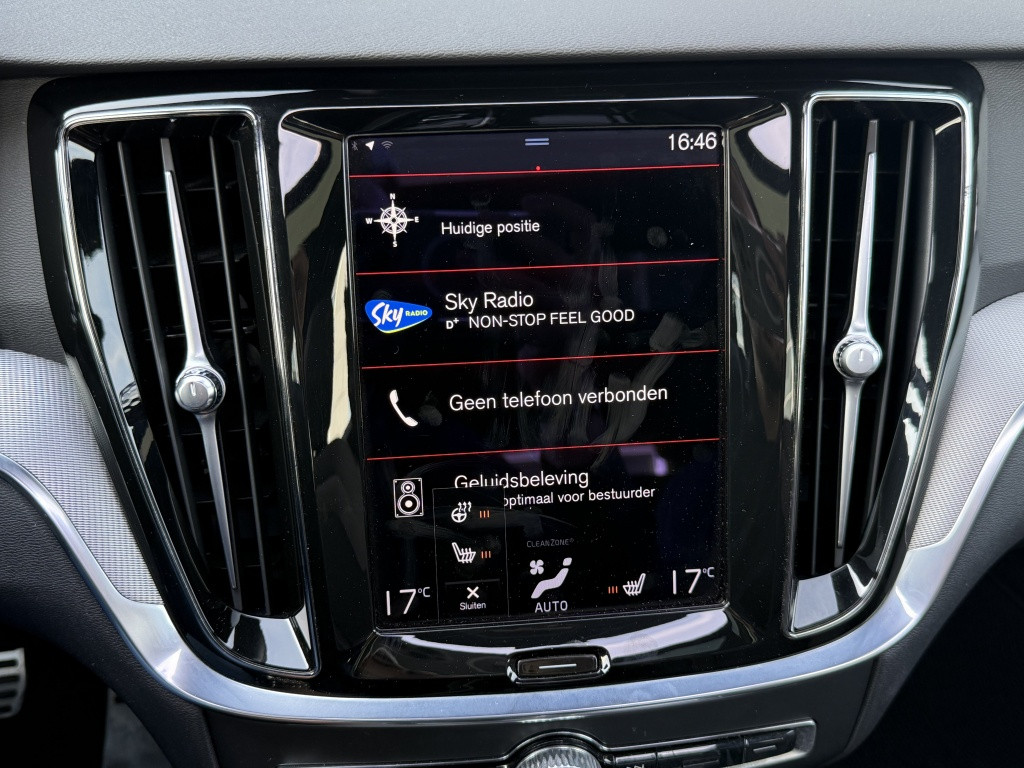 Volvo V60 t6 340pk recharge r-design| panodak| adap.cruise| trekhaak| stan
