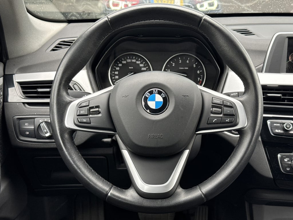 BMW X1 sdrive20i centennial executive | nl-auto | 1e eig | dealer oh | navi