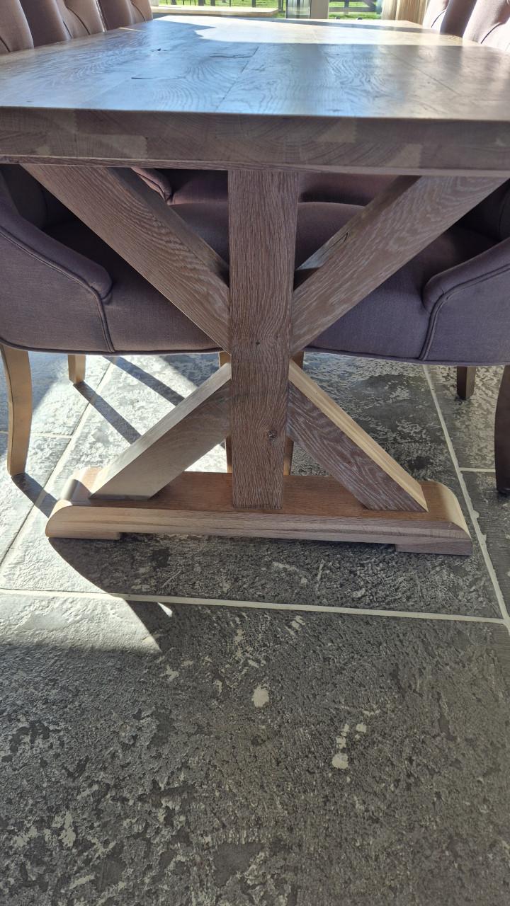 Eiken klooster eettafel met 6 stoelen