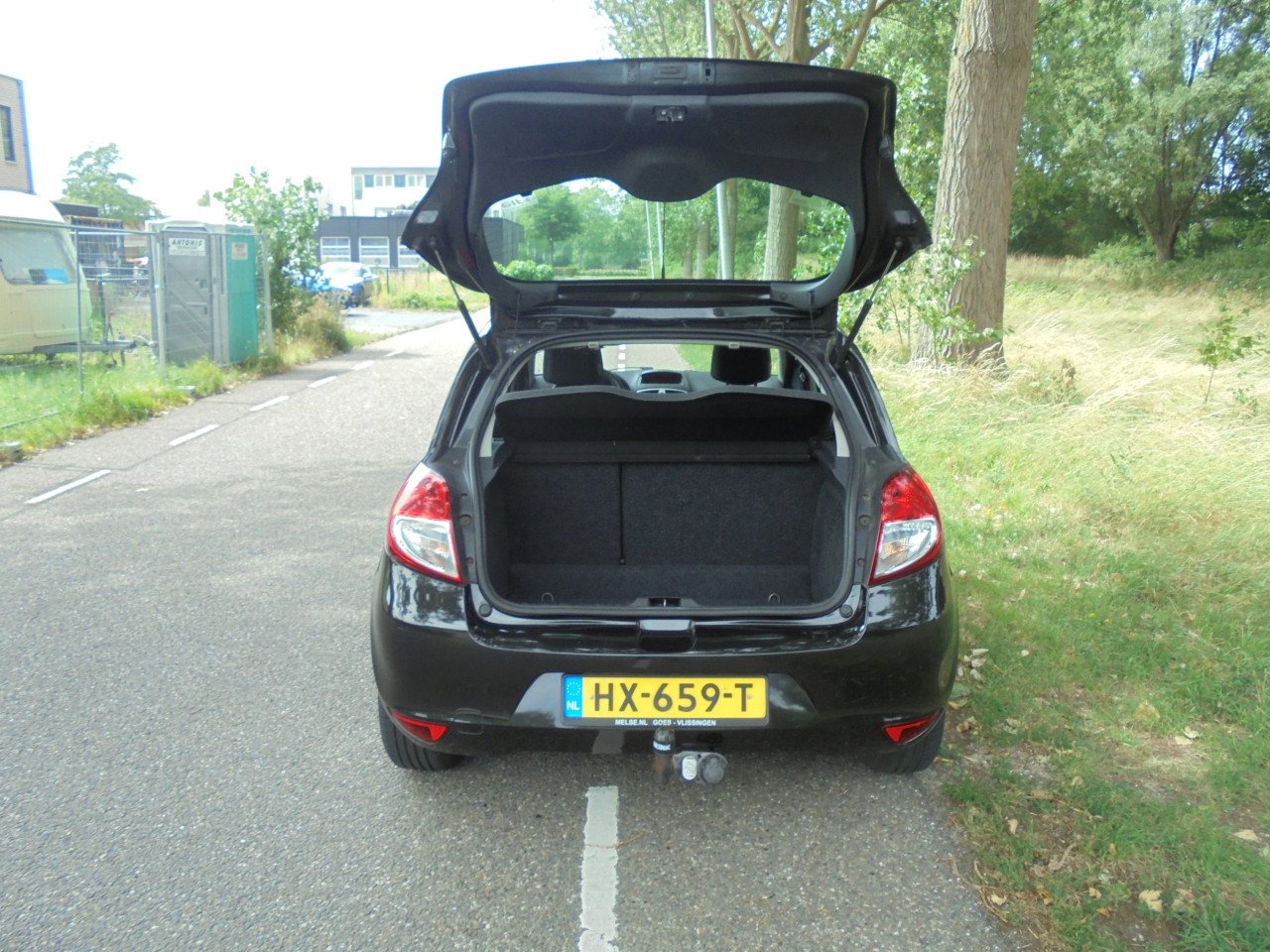 Clio 1.2 motor de 1.2 -16V Authentique uitvoering 135.369 Km vol jaar Apk
