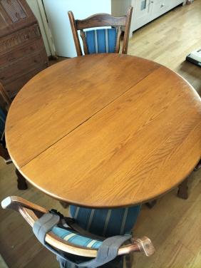 Eikenhouten Eet tafel met 4 stoelen