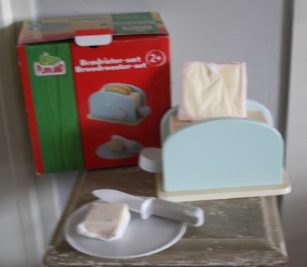 Nieuw in verpakking houten broodrooster set