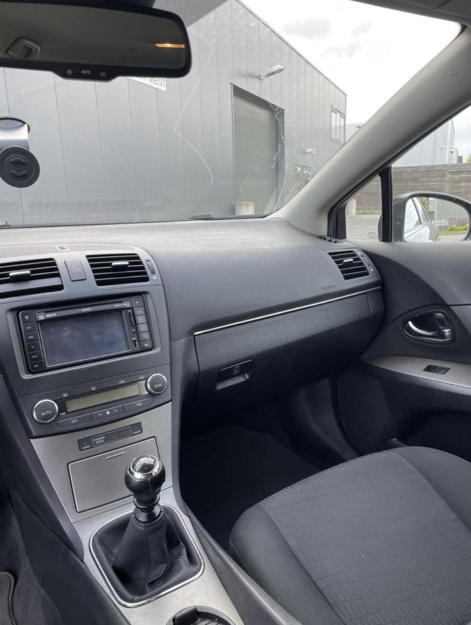 Toyota Avensis 1.8 Vvt-i Wagon 2009 Zwart | NAP | NIEUWE APK!