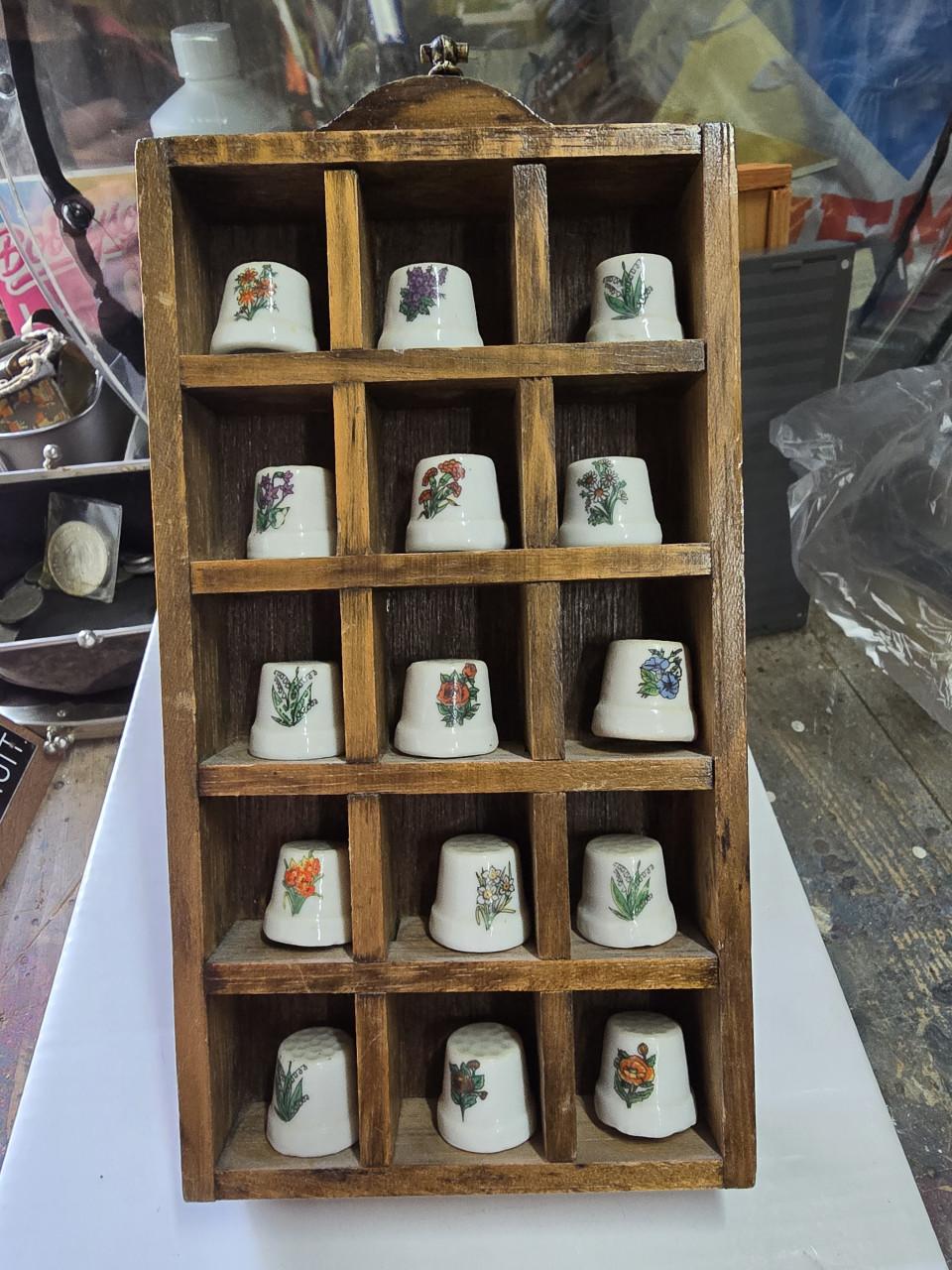 Porseleinen vingerhoedjes