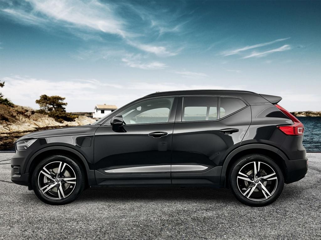 Volvo XC40 t5 262pk recharge r-design| pano| 360camera| adap.cruise| trekha