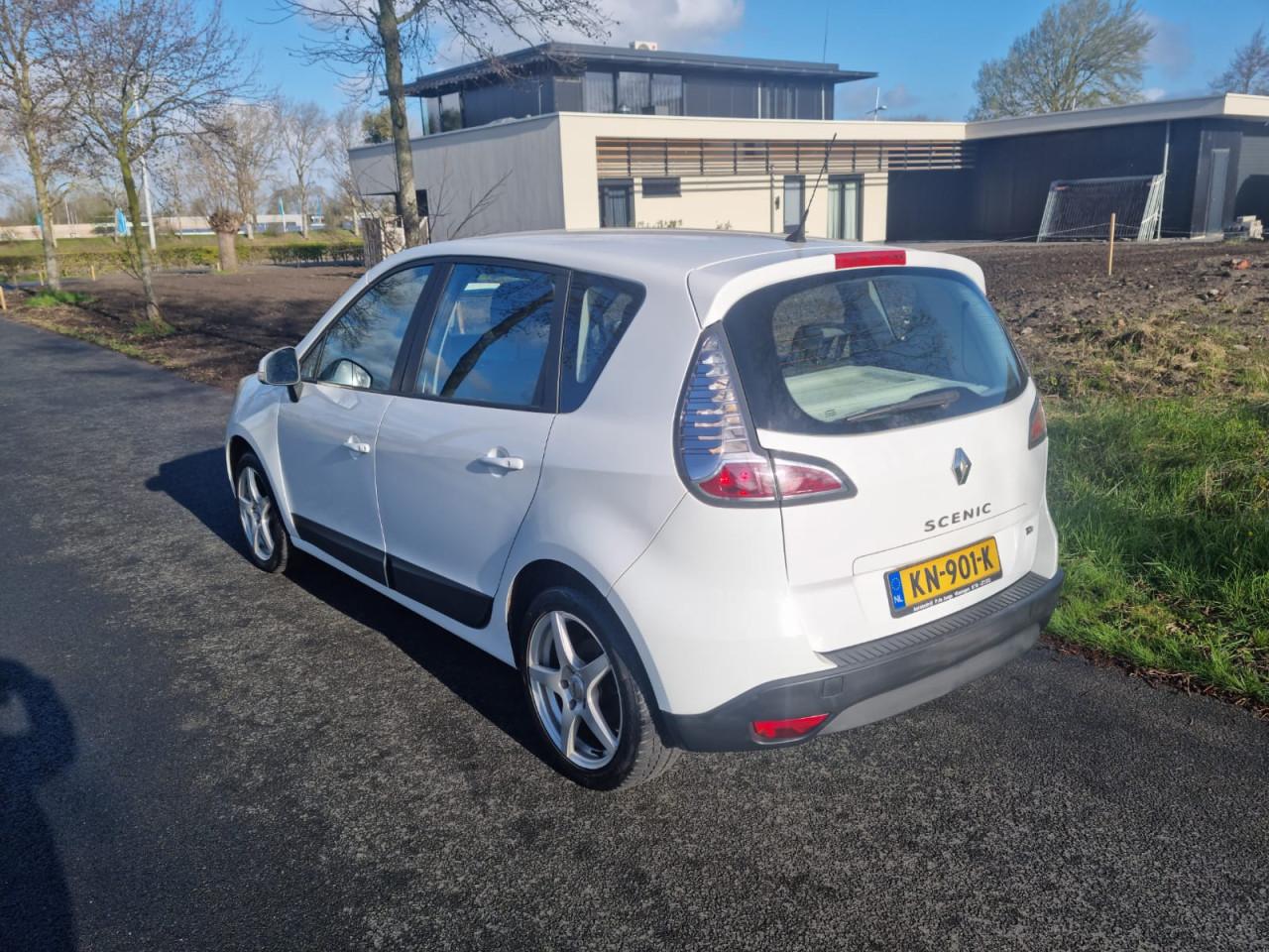 Hele mooie renault scenic 1.2tce bj 2013 172.000km
