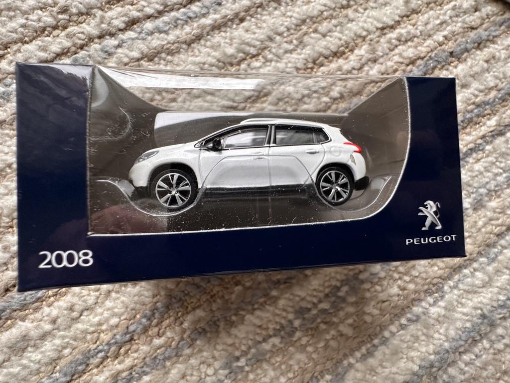 NIEUWE MODEL PEUGEOT's AUTO's  2008 - 208 - 208 GTI .