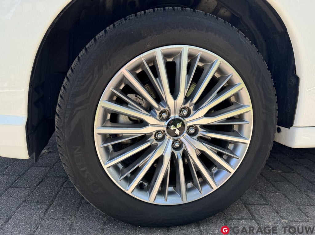 Mitsubishi Outlander 2.4 phev pure+ afn.trekhaak + winterset
