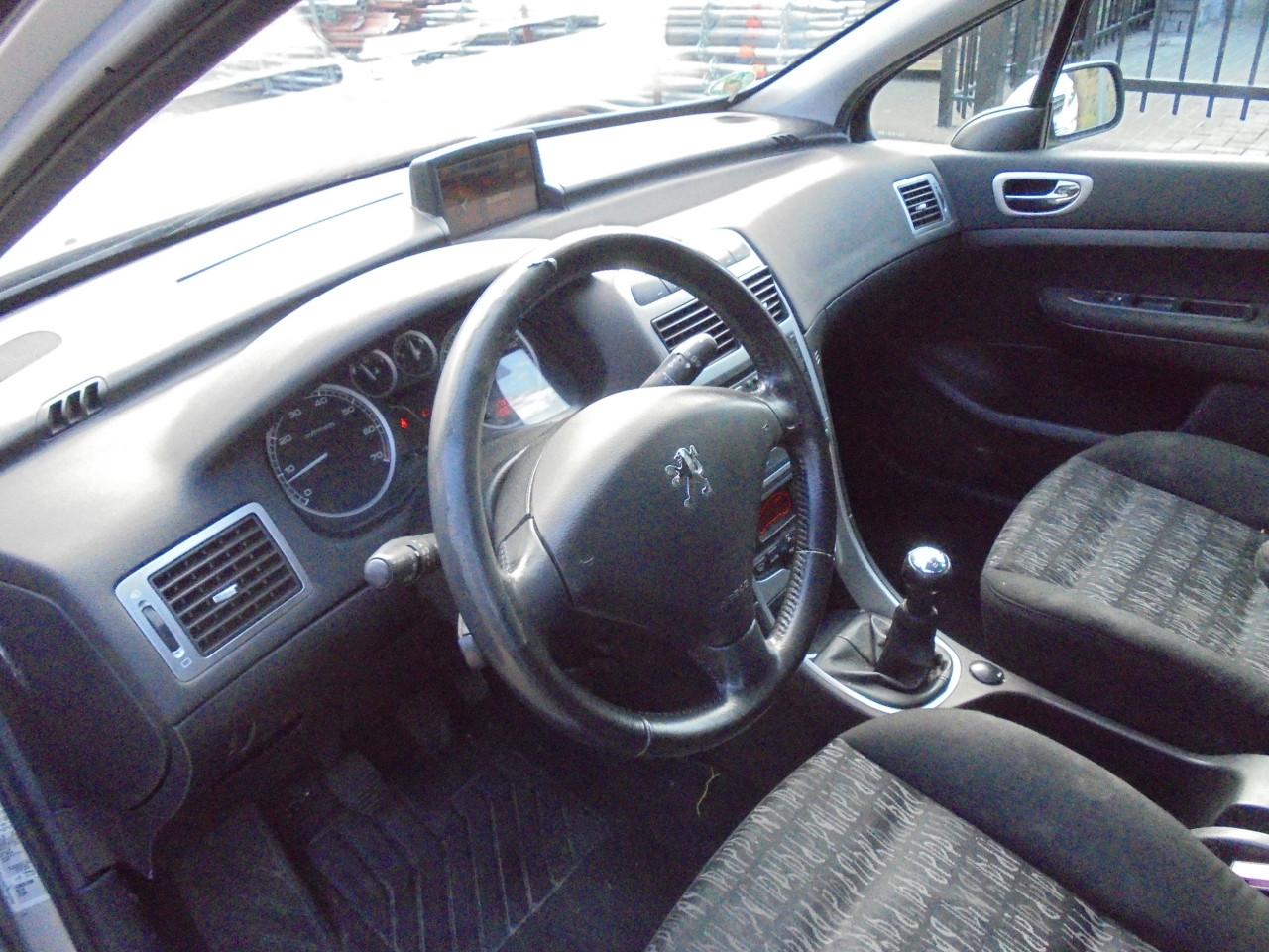 307Hatchback leuke auto met diverse optie's Apk April 2027 en N.A.P € 1250